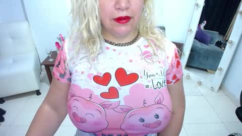 Snapshot of saralovens chatting on September 10, 10:16 am Saraloves online show from September 10, 10:16 am
