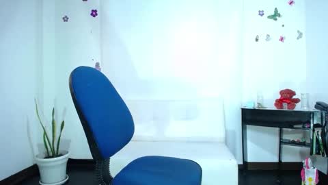 Snapshot of saralovens chatting on February 27, 7:26 pm Saraloves online show from February 27, 7:26 pm
