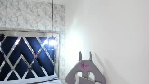   online show from March 7, 5:49 pm