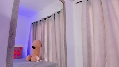 Snapshot of saravega__ chatting on September 19, 12:31 pm Sara online show from September 19, 12:31 pm
