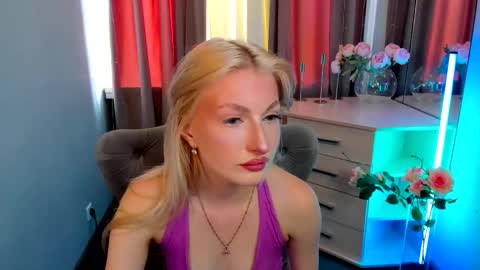 Snapshot of sarrah_blush chatting on September 12, 8:38 am sarrah_blush online show from September 12, 8:38 am