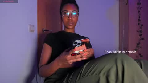 Snapshot of saturno_vibes chatting on December 9, 10:32 am saturno_vibes online show from December 9, 10:32 am