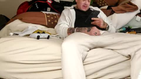 Snapshot of sayhi2mylilguy chatting on February 11, 4:33 am sayhi2mylilguy online show from February 11, 4:33 am