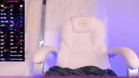 Snapshot of scarleett_johansson chatting on February 16, 8:11 pm Scarlett online show from February 16, 8:11 pm
