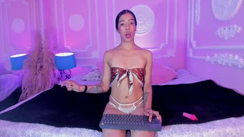 Snapshot of scarlet_lea chatting on September 17, 8:23 pm Scarlett online show from September 17, 8:23 pm
