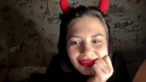 Snapshot of scarletpetal chatting on January 27, 1:09 pm scarletpetal online show from January 27, 1:09 pm
