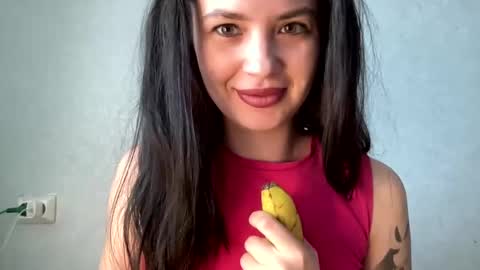 Snapshot of scarletpetal chatting on February 12, 5:05 am scarletpetal online show from February 12, 5:05 am
