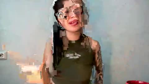 Snapshot of scarletpetal chatting on February 3, 9:19 am scarletpetal online show from February 3, 9:19 am