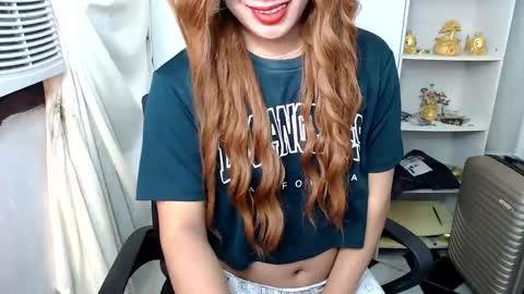 Snapshot of scarletxxxx chatting on January 7, 10:55 am Queen Scarlet online show from January 7, 10:55 am