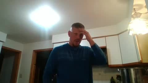 Snapshot of scottydoesntknow0 chatting on December 6, 10:24 pm scottydoesntknow0 online show from December 6, 10:24 pm