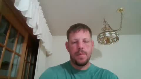 Snapshot of scottydoesntknow0 chatting on December 5, 3:20 am scottydoesntknow0 online show from December 5, 3:20 am