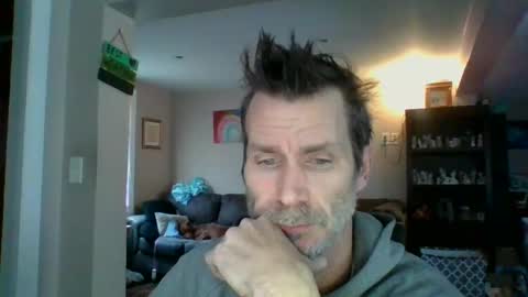 Snapshot of scroach11 chatting on January 23, 3:43 pm GettOffMyLawn online show from January 23, 3:43 pm