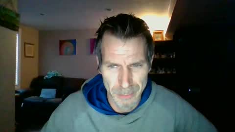 Snapshot of scroach11 chatting on January 7, 1:35 pm GettOffMyLawn online show from January 7, 1:35 pm