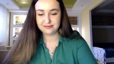 Elizabeth  online show from February 3, 1:40 pm
