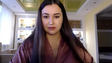 Elizabeth  online show from December 5, 9:11 am
