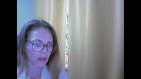 Snapshot of sea_dream chatting on September 19, 5:00 am SEA Dream online show from September 19, 5:00 am