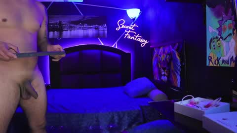 Kiki and Max online show from January 26, 1:41 am