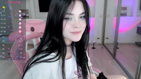 Snapshot of selena___cute chatting on December 15, 8:08 am Selena online show from December 15, 8:08 am