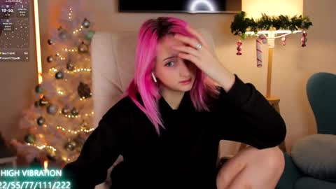 Snapshot of selena_lily chatting on January 16, 10:21 am Selena Lily online show from January 16, 10:21 am