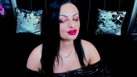 Snapshot of selena_vixen chatting on December 28, 5:44 am Selene online show from December 28, 5:44 am