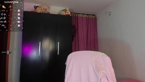 Snapshot of selene_e chatting on March 1, 2:04 am Karol. online show from March 1, 2:04 am