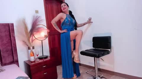 Snapshot of selenelujan chatting on February 26, 11:43 am Selene Lujan online show from February 26, 11:43 am