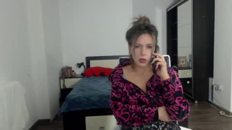 Snapshot of sellena_angels chatting on February 25, 6:01 pm sellena_angels online show from February 25, 6:01 pm