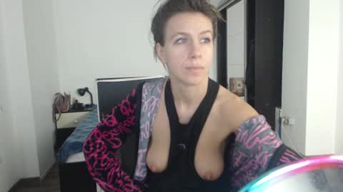 Snapshot of sellena_angels chatting on February 21, 8:51 am sellena_angels online show from February 21, 8:51 am