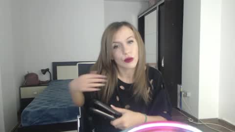 Snapshot of sellena_angels chatting on February 23, 9:33 am sellena_angels online show from February 23, 9:33 am