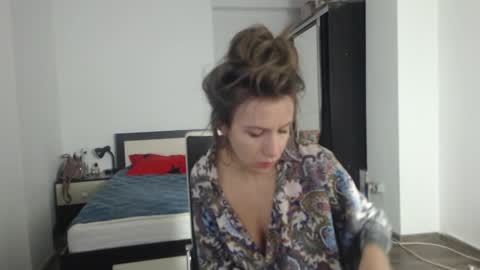 Snapshot of sellena_angels chatting on February 28, 10:30 am sellena_angels online show from February 28, 10:30 am