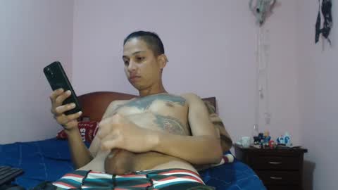 Snapshot of senshiboy666 chatting on January 16, 11:59 pm Your Boys online show from January 16, 11:59 pm