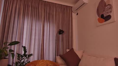 Lina or LiaLi online show from September 14, 7:32 am