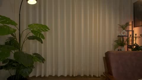 Maria- OF sensual bee online show from December 2, 3:51 am