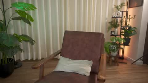 Maria- OF sensual bee online show from December 4, 2:25 am