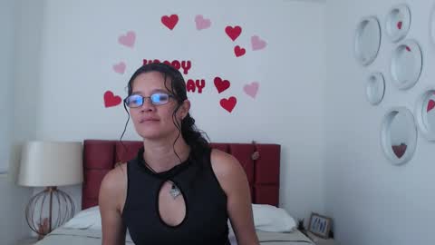 sereneclarks_ online show from February 22, 12:40 pm