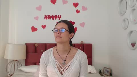 sereneclarks_ online show from February 28, 12:31 pm