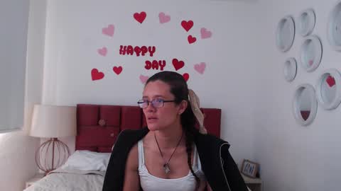 sereneclarks_ online show from February 20, 3:30 pm