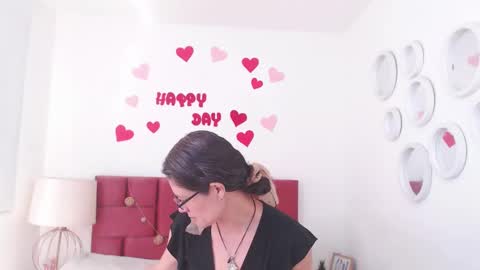 sereneclarks_ online show from February 24, 3:53 pm