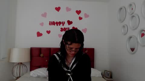 sereneclarks_ online show from February 15, 12:33 pm