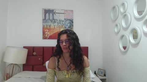sereneclarks_ online show from February 12, 3:49 pm