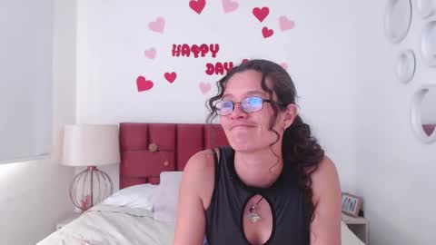 sereneclarks_ online show from February 22, 6:52 pm