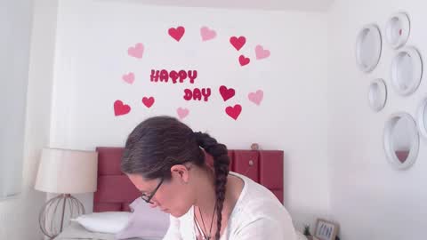 sereneclarks_ online show from February 28, 3:37 pm