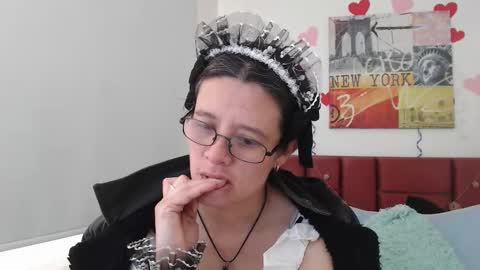 sereneclarks_ online show from September 11, 1:34 pm