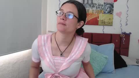 sereneclarks_ online show from September 13, 1:46 pm