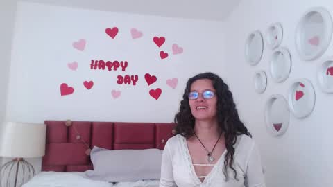 sereneclarks_ online show from February 25, 6:44 pm