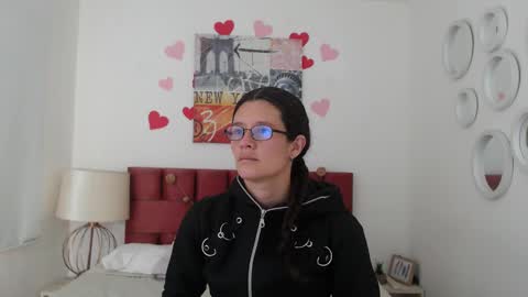 sereneclarks_ online show from March 7, 12:34 pm