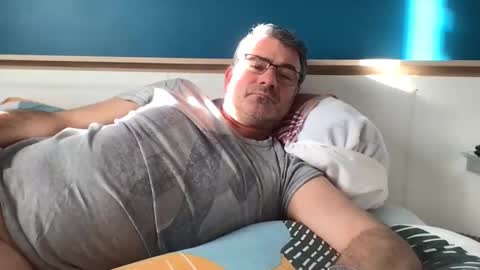 Snapshot of sesamechris92 chatting on January 3, 1:13 pm sesamechris92 online show from January 3, 1:13 pm