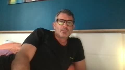 Snapshot of sesamechris92 chatting on September 14, 7:43 am sesamechris92 online show from September 14, 7:43 am