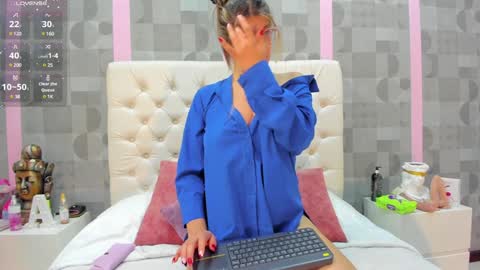 Snapshot of sexmilla_ chatting on February 7, 1:47 am My name is sexmilla Dont forget to follow me online show from February 7, 1:47 am