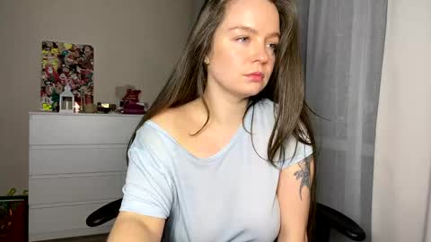 Snapshot of sexmoon11 chatting on February 8, 1:33 pm My name is Mia whats yours online show from February 8, 1:33 pm